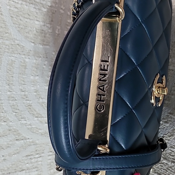 Chanel  Trendy CC Medium  Navy  Quilted Shoulder Bag - Picture 3 of 15